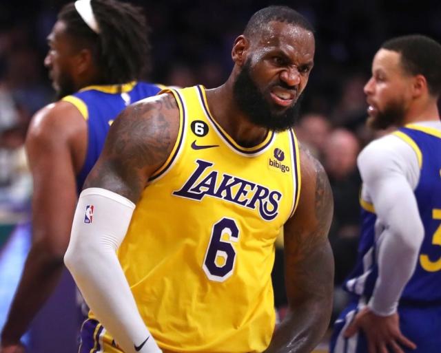 开云官网-30分9板9助高效全面！38岁詹姆斯依然站在联盟顶端