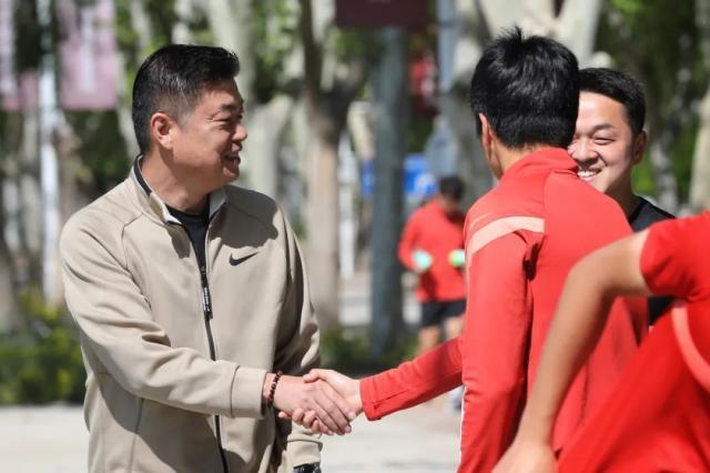 开云APP-金钟夫与河北队汇合：球队依然困难 希望各司其职