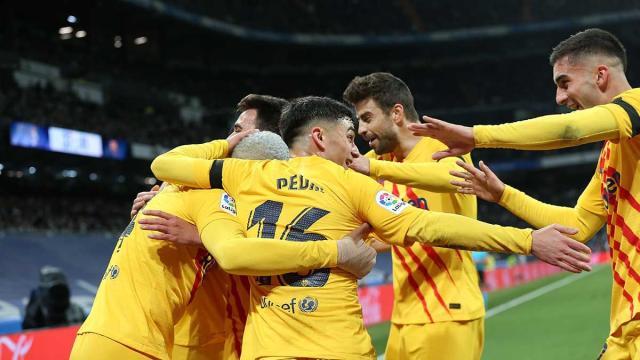 开云体育下载-巴萨生吞皇马，世纪大战仍打出巴4球