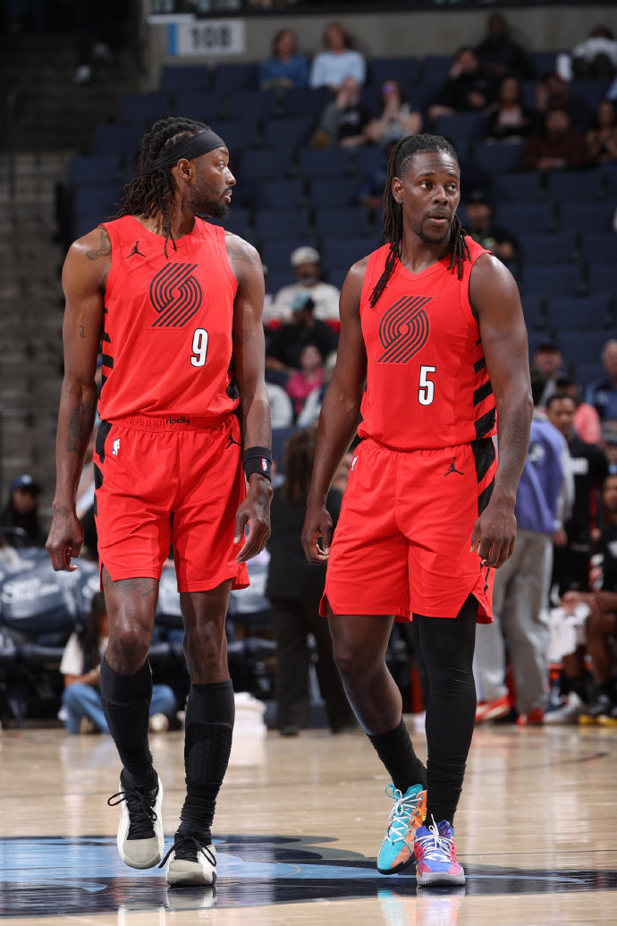 开云APP-开拓者三杀灰熊！霍勒迪35分5板11助，格兰特30分9板，罗威20+11|三分球|罗伯特·威廉姆斯三世|罗伯特-威廉姆斯|波特兰开拓者队|孟菲斯灰熊_新浪新闻