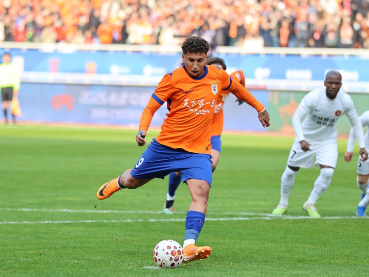 kaiyun-专访克雷桑：两连胜已说明一切 助攻谢文能有预谋