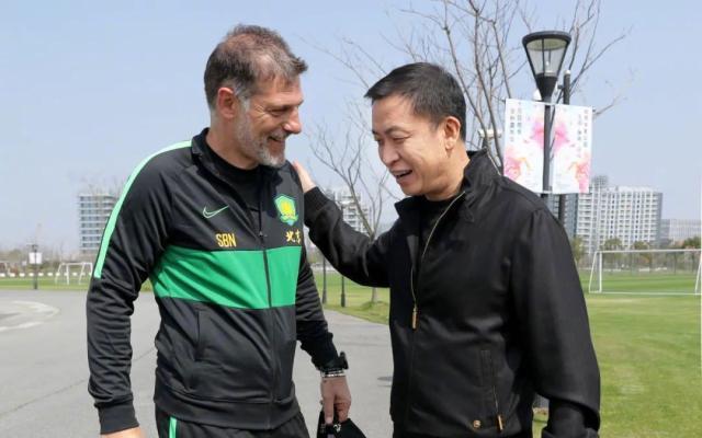 开云体育入口-周金辉探班国安：继续保持稳定发展 目标仍是冠军