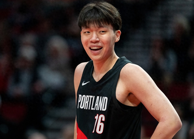 杨瀚森新秀年最高9分，易建联29分，你知道姚明大郅周琦多少分吗|王治郅|最高分|谢伊·吉尔杰斯-亚历山大|尼古拉-约基奇|波特兰开拓者队_新浪体育_新浪新闻